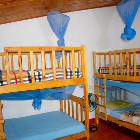 Hostel Pensao Ya Mute Шимойо Экстерьер фото